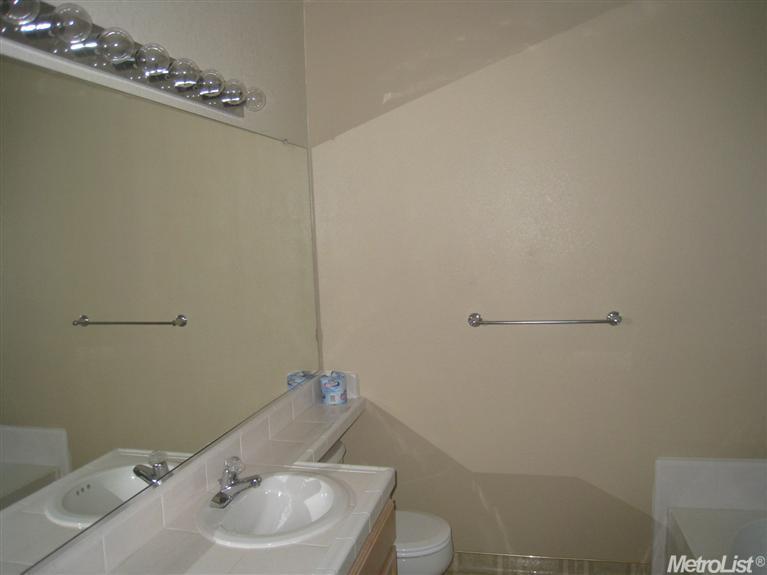 2480 Hogan Dr, Turlock, CA 95382 photo 16