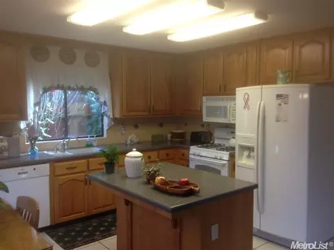 1707 Amber Leaf Way, Lodi, CA 95242 photo 3