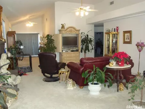1835 Winchester Dr, Manteca, CA 95336 photo 3
