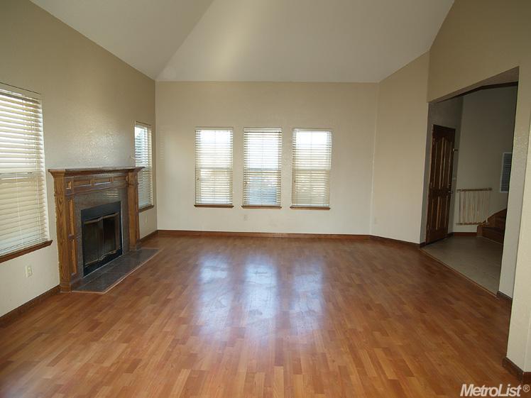 836 Nancy Dr, Ripon, CA 95366 photo 4
