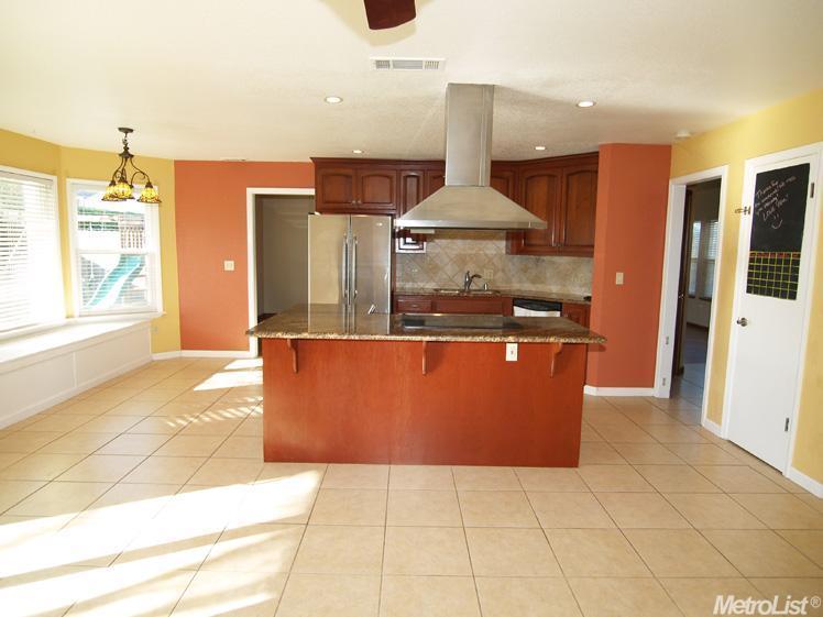 836 Nancy Dr, Ripon, CA 95366 photo 8