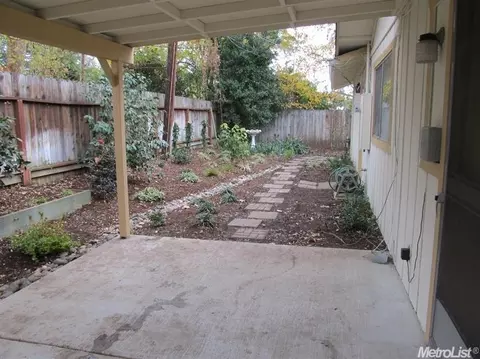 3200 Ashwood Ln, Carmichael, CA 95608 photo 9