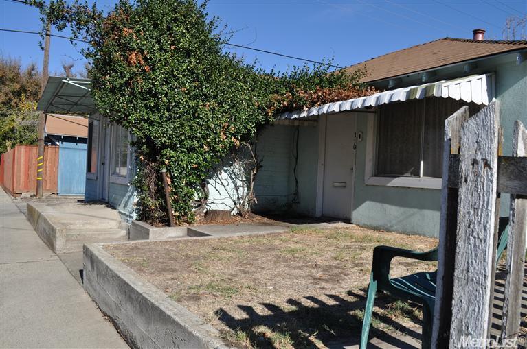 110 S Veach Ave, Manteca, CA 95337 photo 2