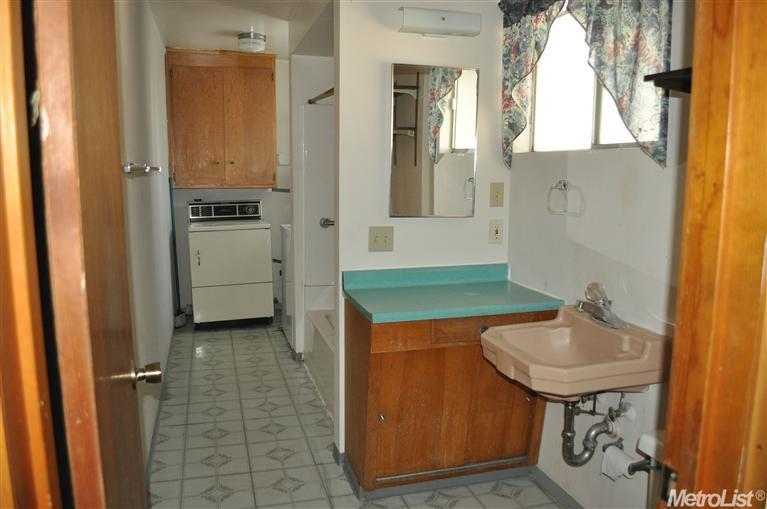 110 S Veach Ave, Manteca, CA 95337 photo 9