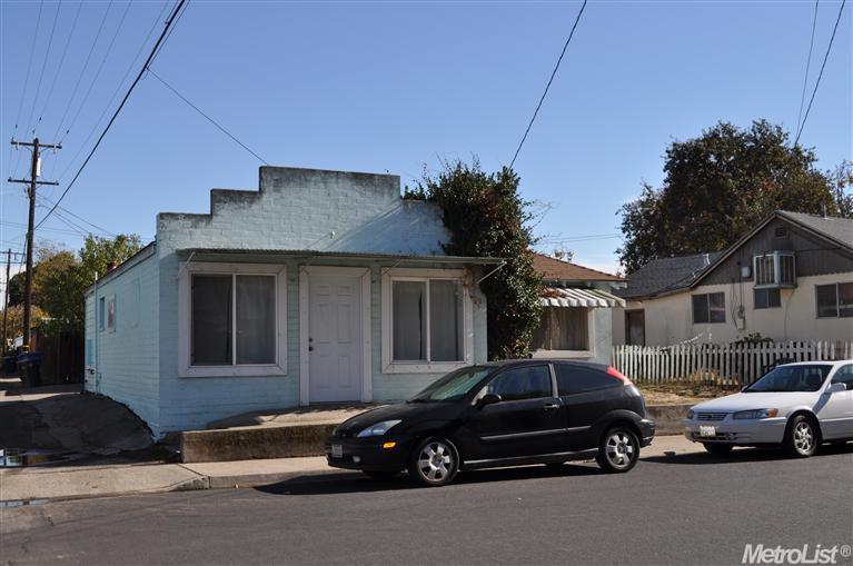 110 S Veach Ave, Manteca, CA 95337 photo 1