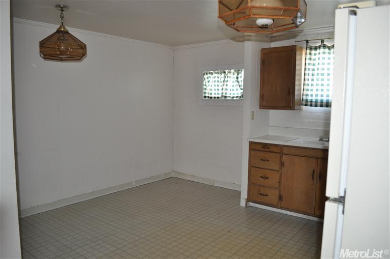 110 S Veach Ave, Manteca, CA 95337 photo 7