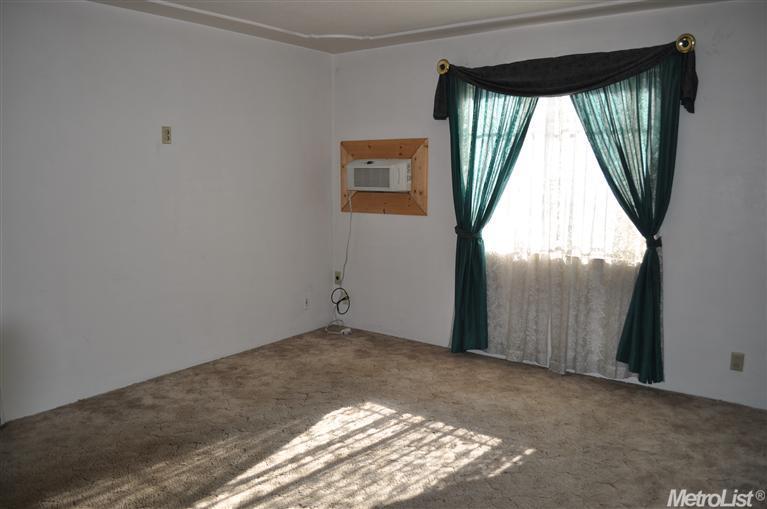 110 S Veach Ave, Manteca, CA 95337 photo 4