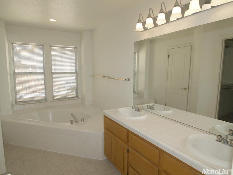 3809 Dillingham Ave, Modesto, CA 95357 photo 16