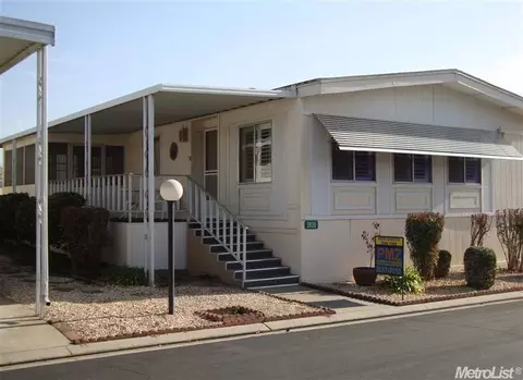 3828 Surfside Dr, Modesto, CA 95355 photo 1