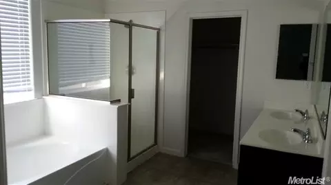 424 Renaissance Ave, Lathrop, CA 95330 photo 14