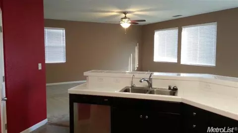424 Renaissance Ave, Lathrop, CA 95330 photo 11