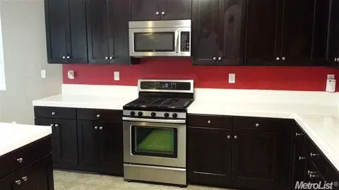 424 Renaissance Ave, Lathrop, CA 95330 photo 9