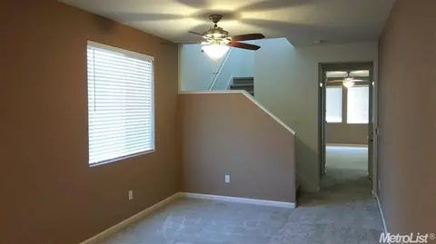 424 Renaissance Ave, Lathrop, CA 95330 photo 2