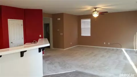 424 Renaissance Ave, Lathrop, CA 95330 photo 6