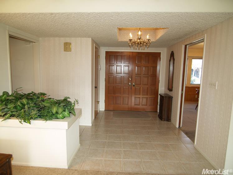 504 Andover Ln, Modesto, CA 95350 photo 3