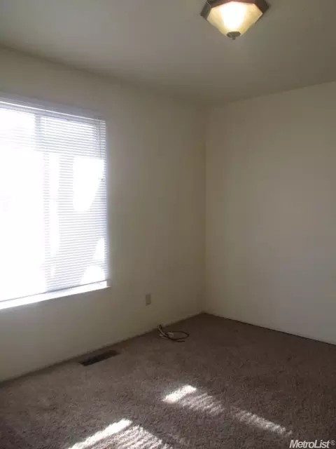 2721 E Orangeburg Ave, Modesto, CA 95355 photo 12