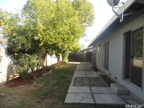 2721 E Orangeburg Ave, Modesto, CA 95355 photo 15