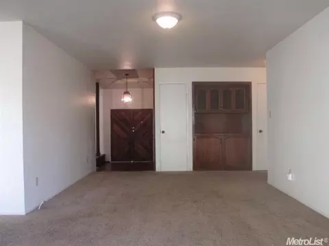 2721 E Orangeburg Ave, Modesto, CA 95355 photo 8