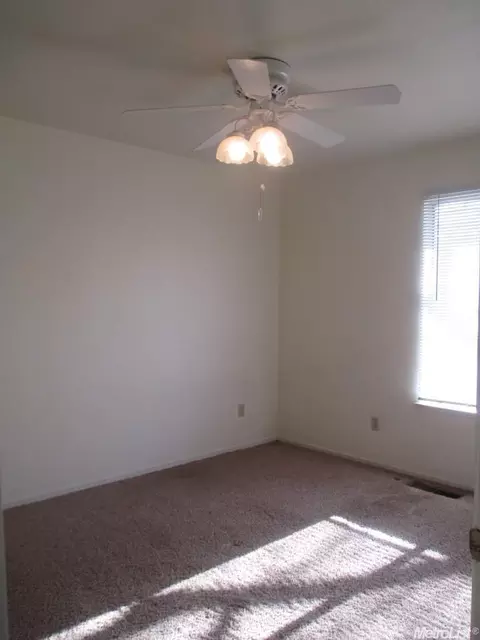 2721 E Orangeburg Ave, Modesto, CA 95355 photo 10