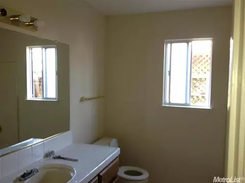 1136 Floyd Ave, Modesto, CA 95350 photo 9