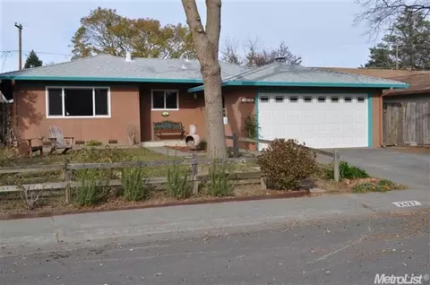 2427 Whittier Dr, Davis, CA 95618 photo 1