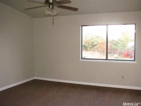 1000 Pelham Pl, Modesto, CA 95358 photo 9