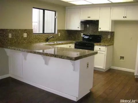 1000 Pelham Pl, Modesto, CA 95358 photo 2