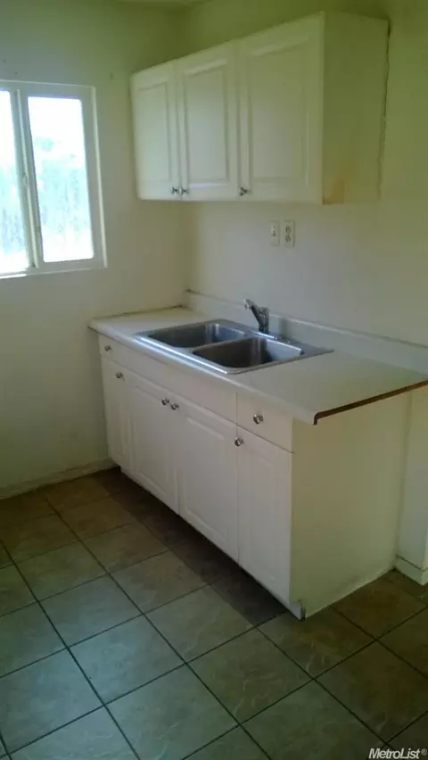 1520 Mono Dr, Modesto, CA 95354 photo 8