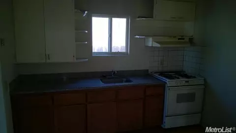 1520 Mono Dr, Modesto, CA 95354 photo 2