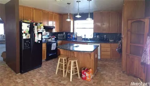 3400 Jordanolo Dr, Ceres, CA 95307 photo 2