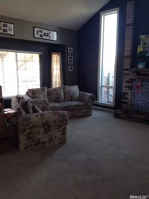 3400 Jordanolo Dr, Ceres, CA 95307 photo 3