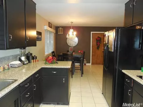 1825 Lancey Dr, Modesto, CA 95355 photo 4
