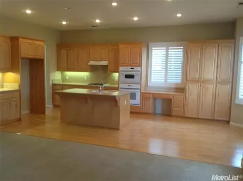 1717 Avignon Ln, Modesto, CA 95356 photo 4