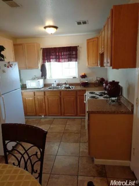 2205 Eicher, Modesto, CA 95350 photo 8