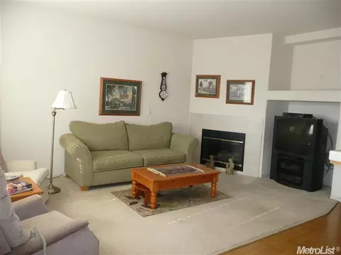 1690 Treehaven Ln, Tracy, CA 95376 photo 4