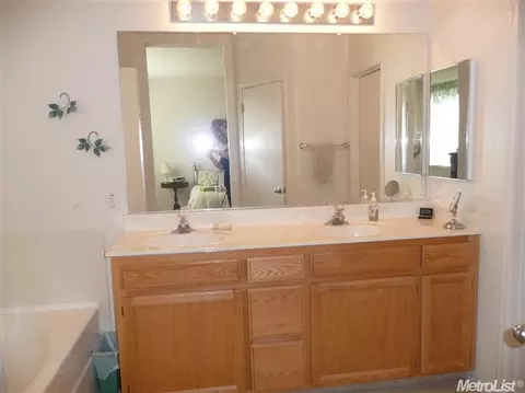 1690 Treehaven Ln, Tracy, CA 95376 photo 14