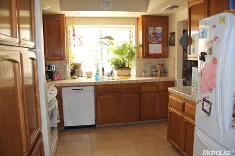 2040 Stracker, Modesto, CA 95350 photo 3