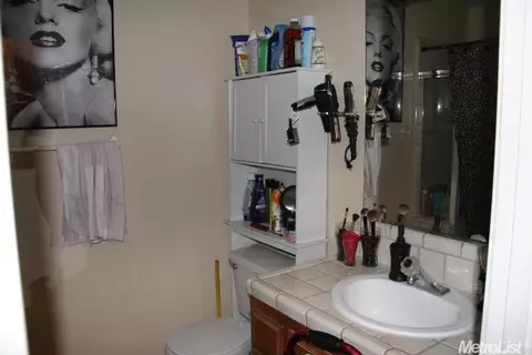 2040 Stracker, Modesto, CA 95350 photo 4