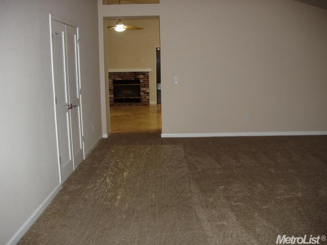 1003 Winters Dr, Manteca, CA 95337 photo 4