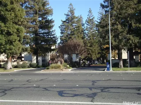 3701 Colonial Dr #215, Modesto, CA 95356 photo 1