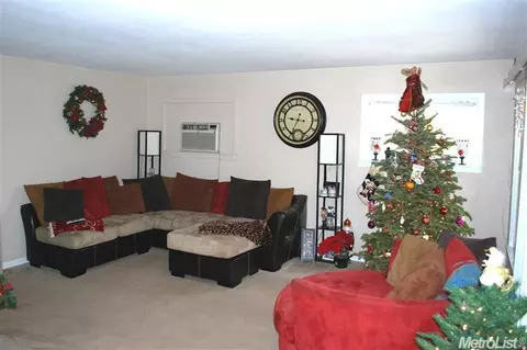 3237 Petty Ln, Carmichael, CA 95608 photo 2
