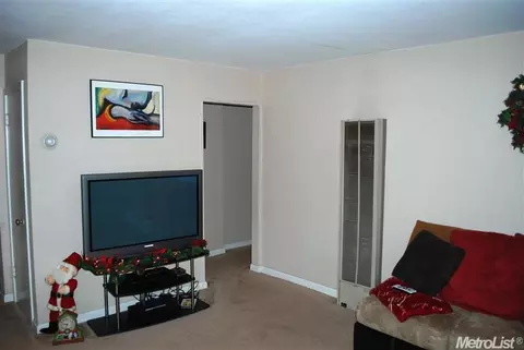 3237 Petty Ln, Carmichael, CA 95608 photo 3