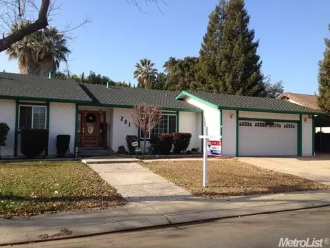 201 Clover Ln, Modesto, CA 95351 photo 1