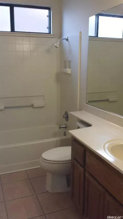 2516 Snyder Ave, Modesto, CA 95356 photo 4