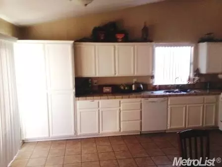 1054 Twilight Dr, Ceres, CA 95307 photo 9