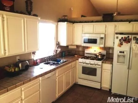 1054 Twilight Dr, Ceres, CA 95307 photo 11