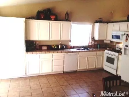 1054 Twilight Dr, Ceres, CA 95307 photo 10