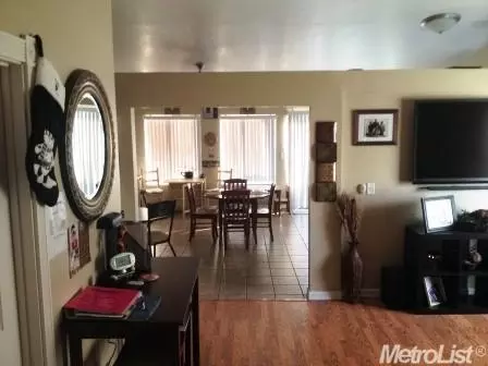 1054 Twilight Dr, Ceres, CA 95307 photo 4