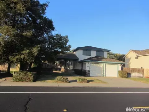 956 Alpine Ave, Manteca, CA 95336 photo 2