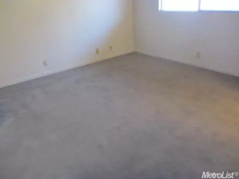 956 Alpine Ave, Manteca, CA 95336 photo 8